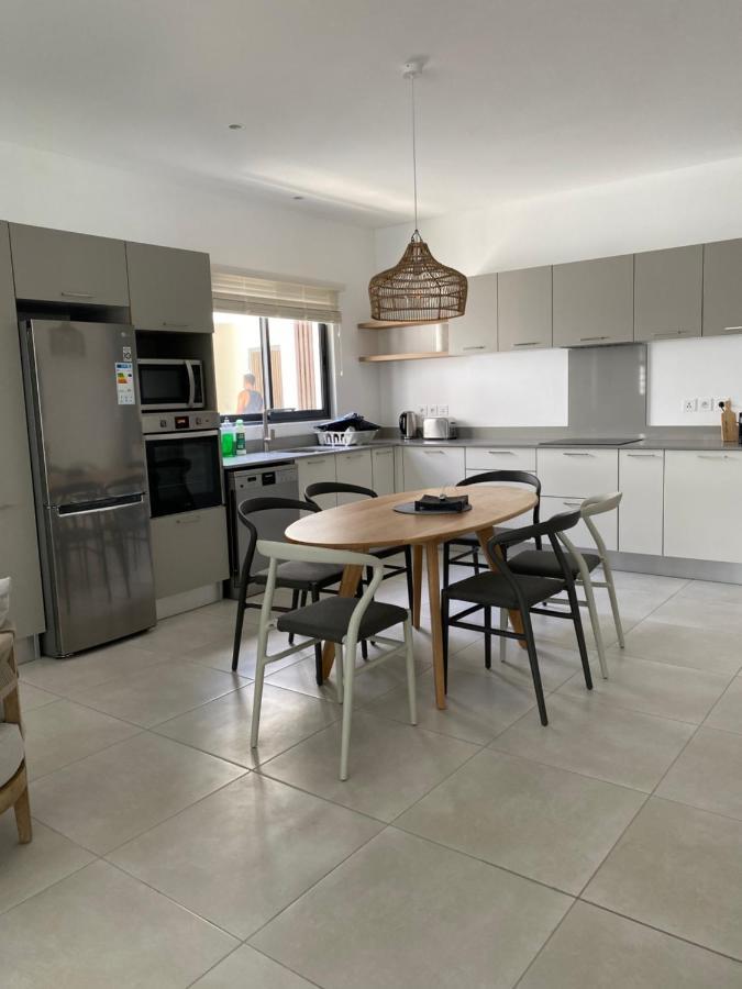 Eastern Blue Beachfront Luxury Apartment Poste Lafayette Kültér fotó