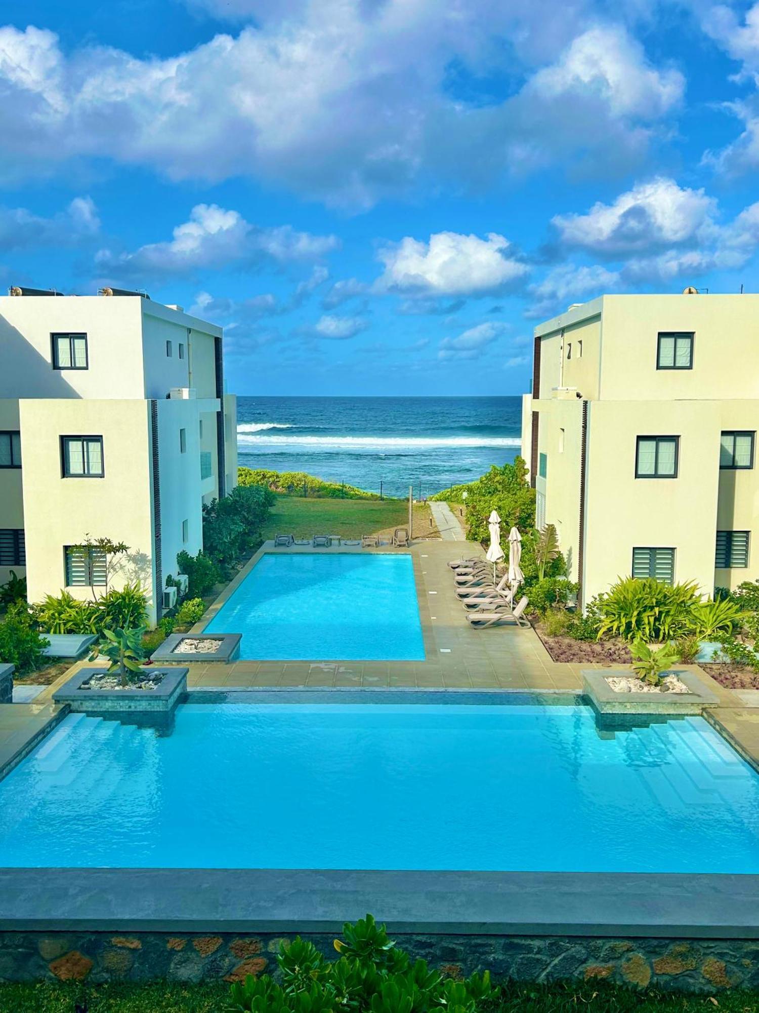 Eastern Blue Beachfront Luxury Apartment Poste Lafayette Kültér fotó
